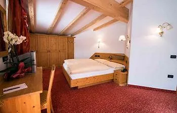 Hotel Il Falchetto Sarnonico